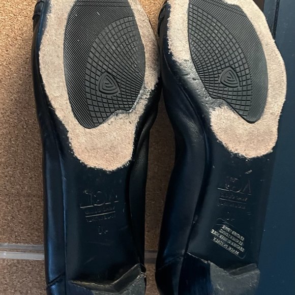 AGL Attilio Giusti Leombruni  Black Leather Flats - Picture 3 of 4